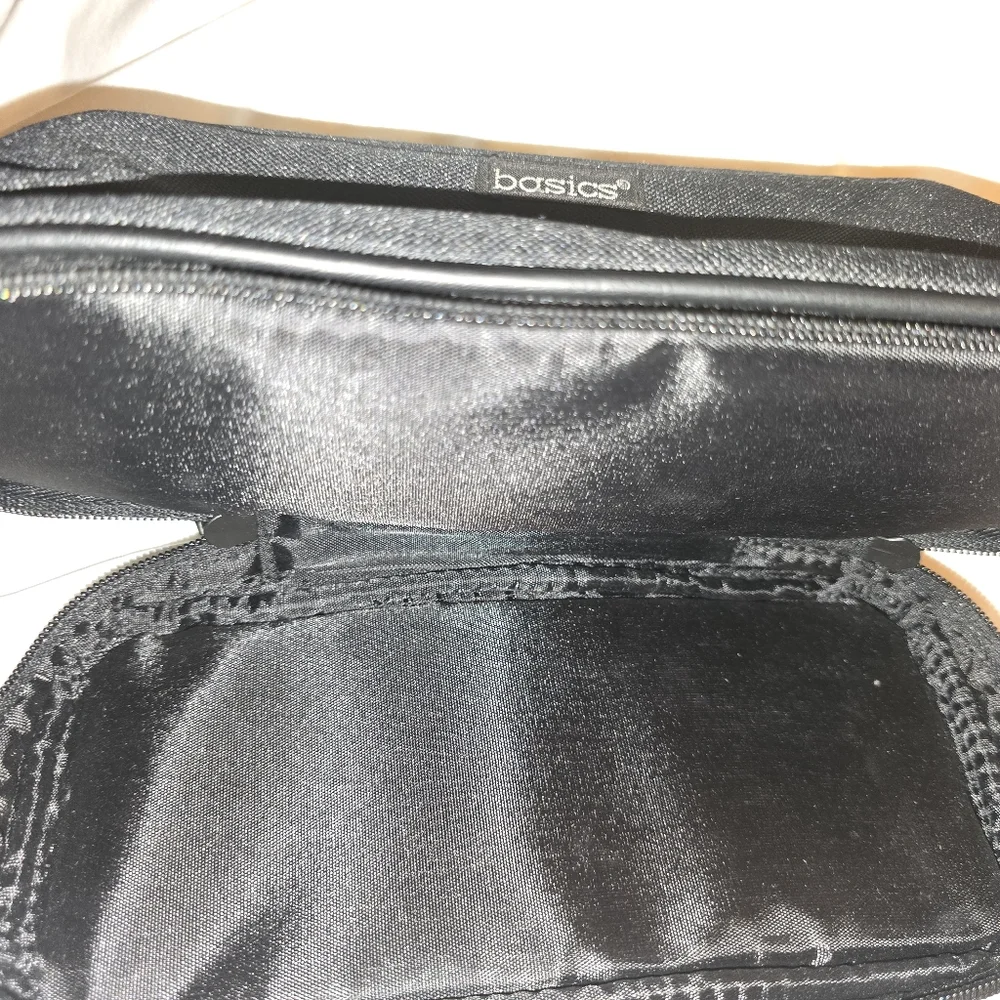 NWOT - Basics Black Toiletries Organizer